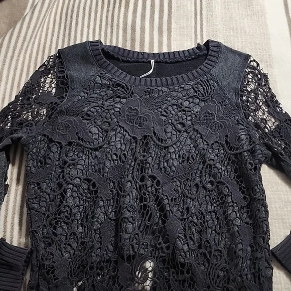 Free People “Pretty Rad” Sweater Gray Lace Crochet Split Back - Picture 4 of 8